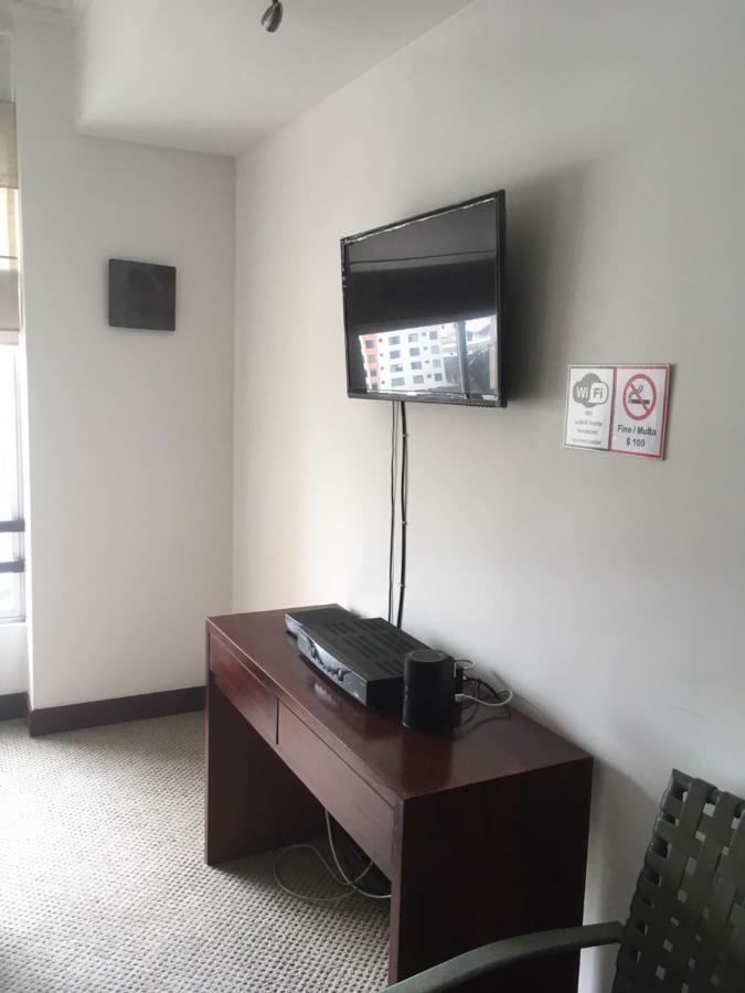 Suites Parque Real Quito Buitenkant foto